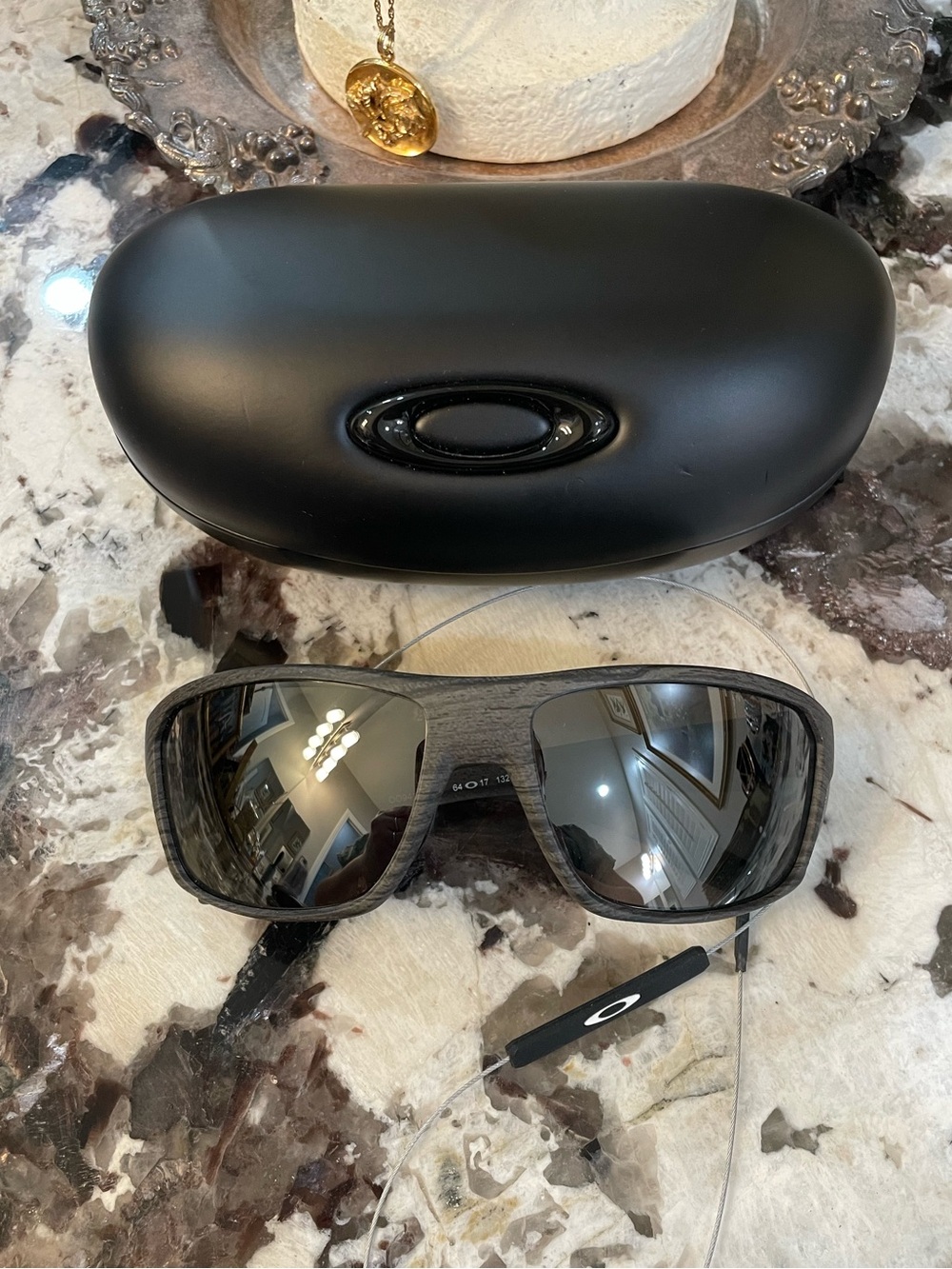 Oakley Split Shot OO94 16-1664 6417 132 Woodgrain Polarized Men’s Sunglasses
